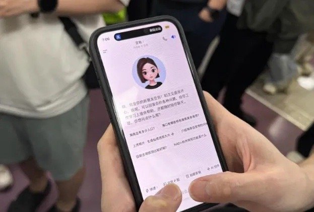 豆包首次付费后月活减少610万先就是大家觉得“不值这个价”，而且替代品实在太多了