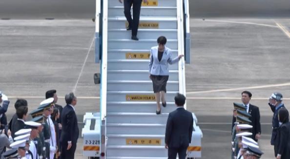 没仪式，日本失望

当地时间5月19日，日本首相高市早苗抵达韩国大邱国际机场，原