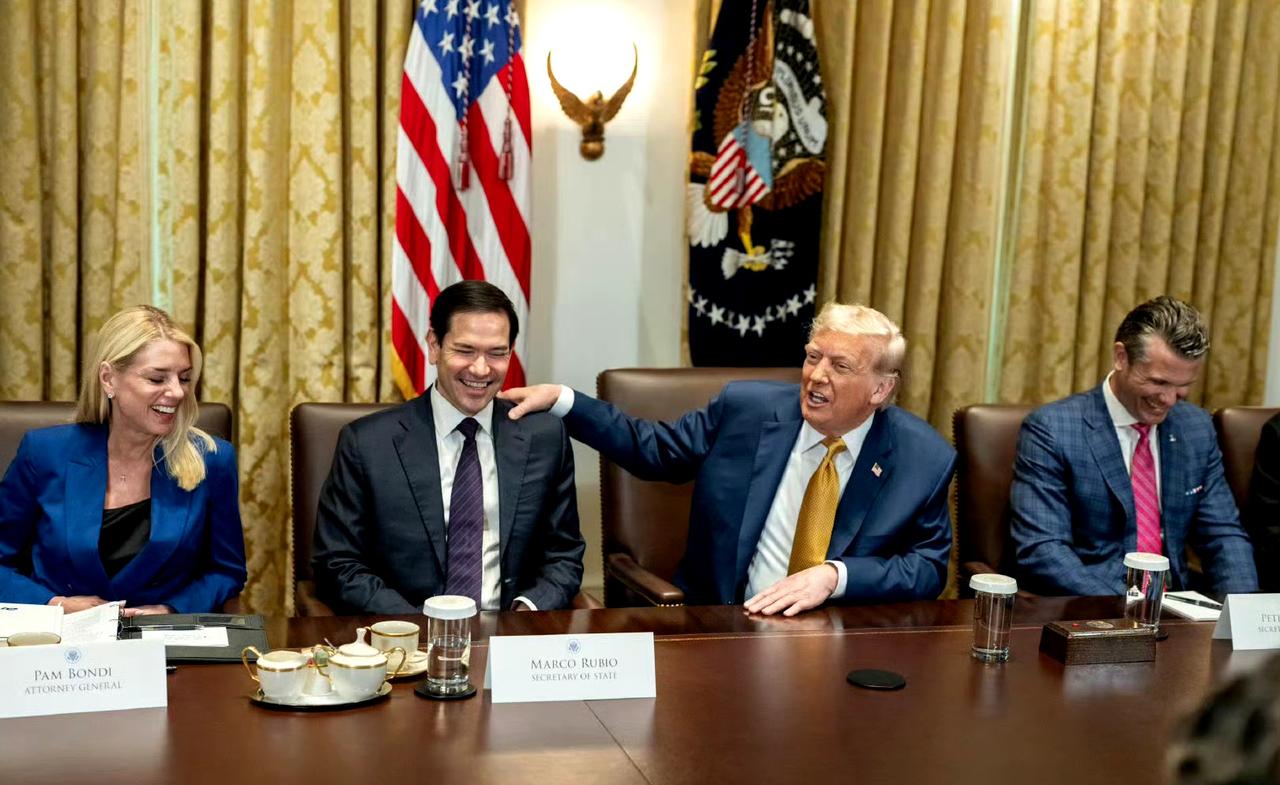 美媒说，当特朗普发现动武那么管用后，怕是很难忍得住不对古巴动手。 ​​​