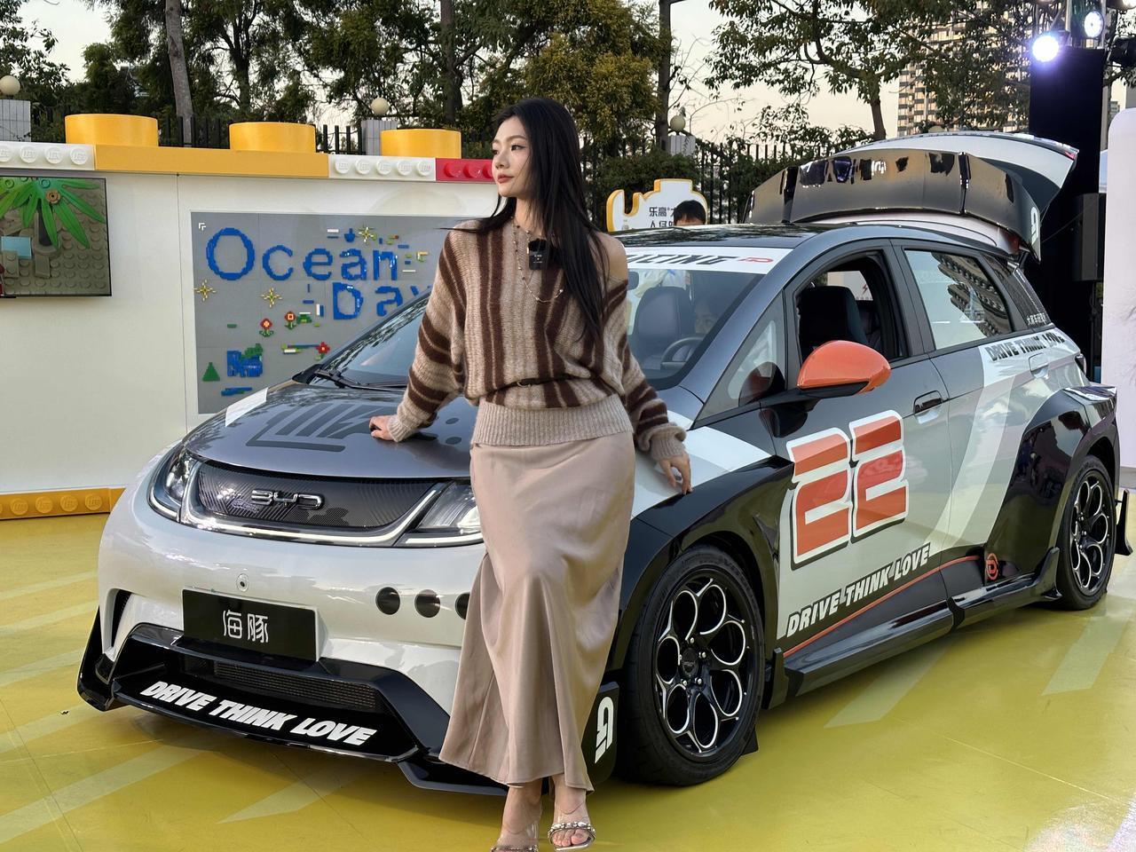 比亚迪海洋网在四周年盛典上以600万销量里程碑为核心，通过用户共创派对、高端双旗