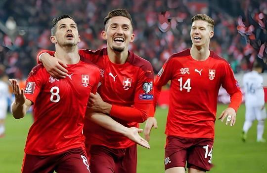 013  世预赛   瑞士vs瑞典 其实如果单纯考虑两队的纸面实力，瑞士队相比瑞