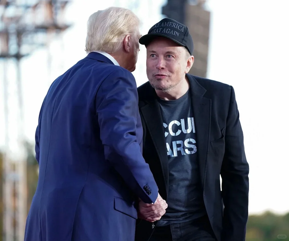 梅耶·马斯克：“伊隆·马斯克和唐纳德·特朗普就像最好的朋友一样。伊隆现...