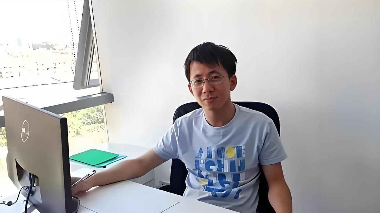 张一鸣：圈子再牛，也救不了你公司没钱
张一鸣从来不是那种靠关系打天下的老板。  