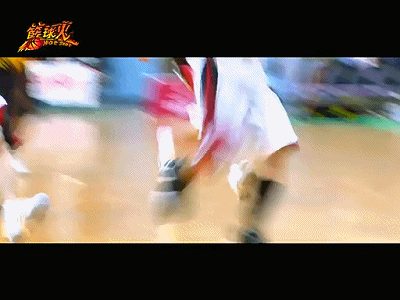 为什么网友调侃“NBA只是雕虫小技，篮球火才是真技术！”，乔丹看了流泪，科比看了