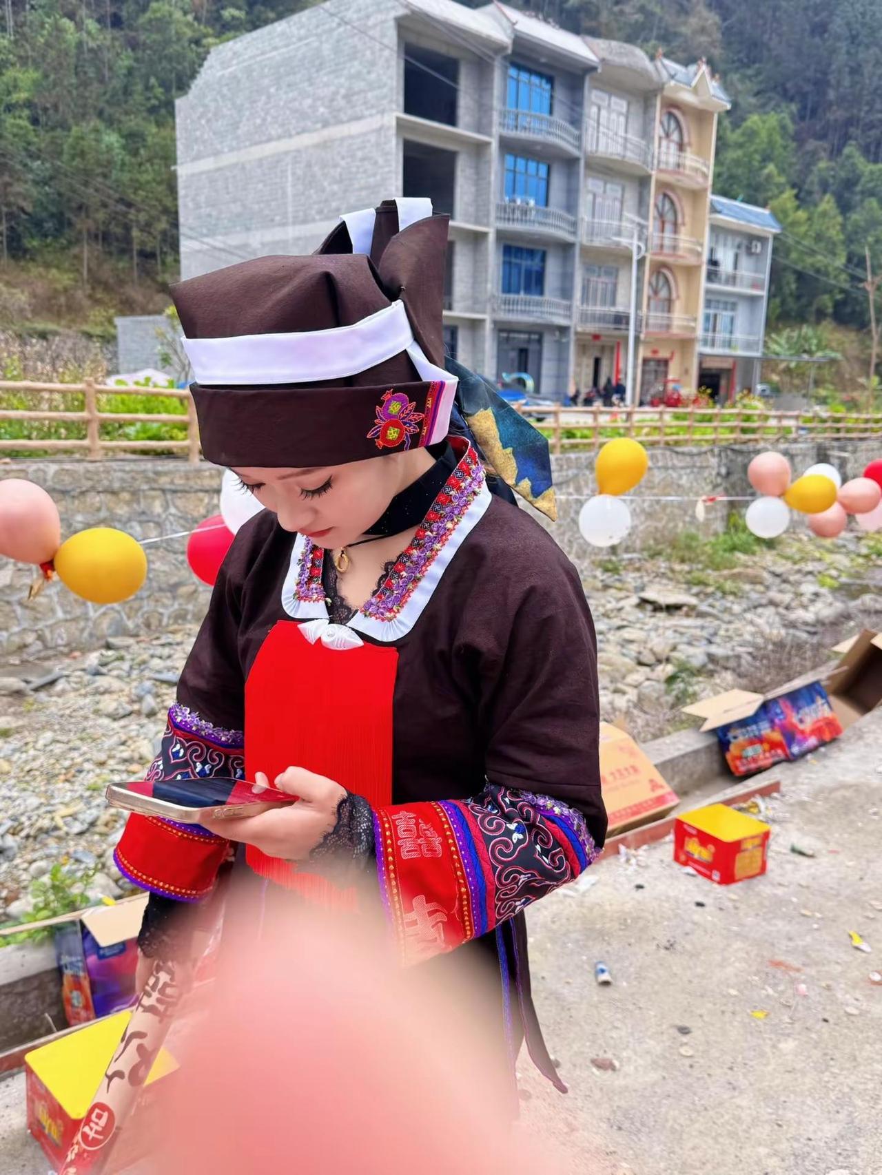 以为真心就够了，忘了还要漂亮，，