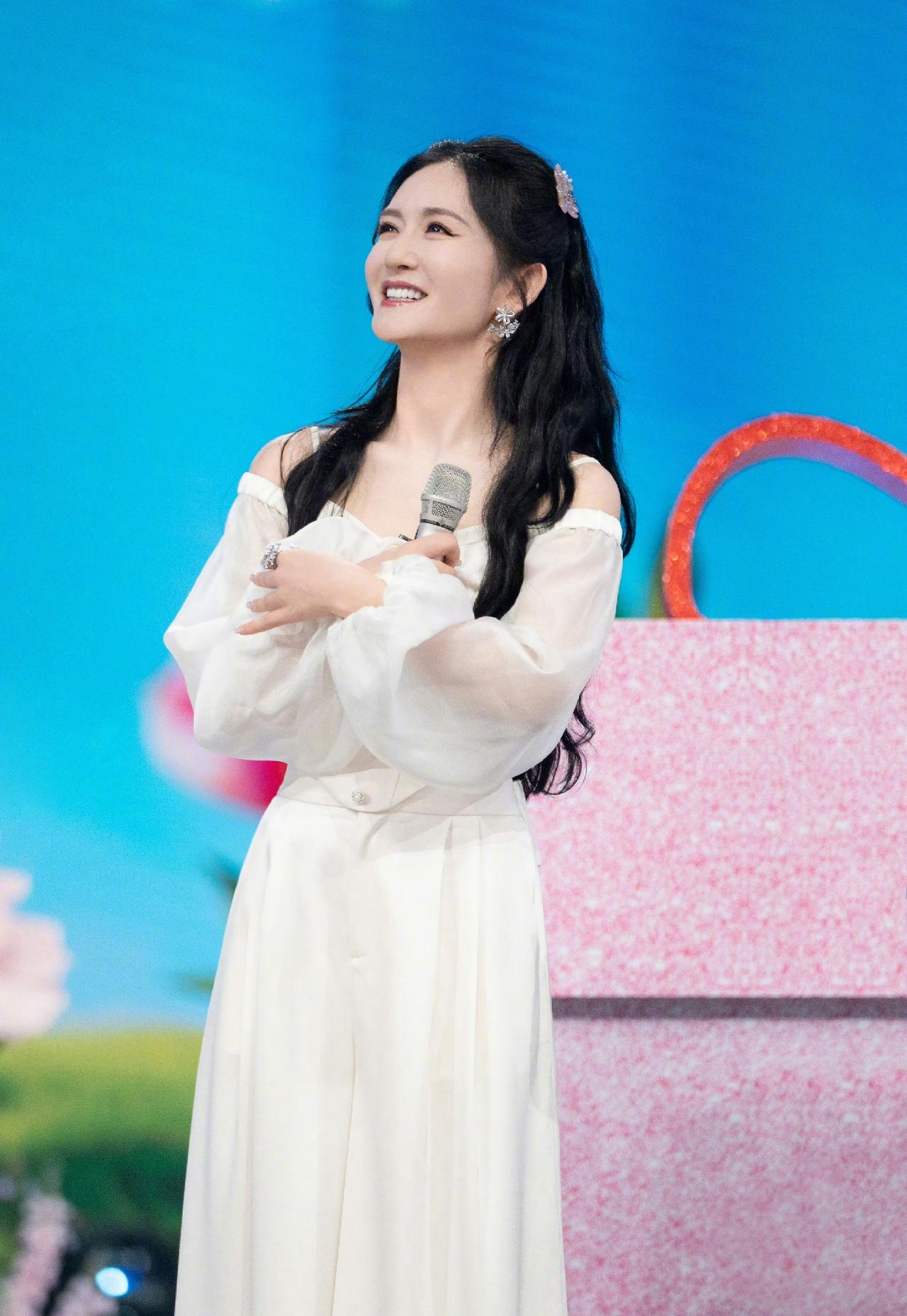 张杰谢娜持续掉粉，近30天张杰掉粉6.5万、谢娜掉粉1万，从演唱会争议到口碑翻车