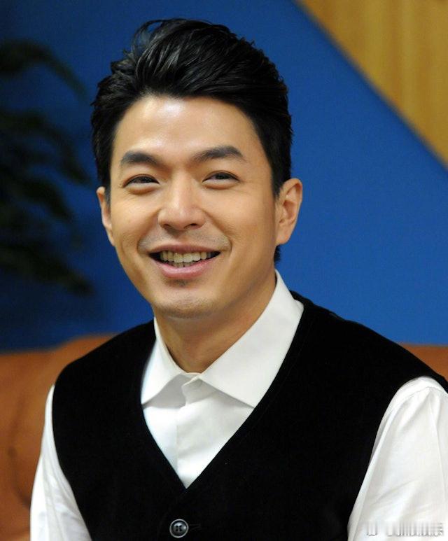 李威获刑1年10月缓刑5年李威获刑1年10个月缓刑5年 据台媒，《放羊的星星》演