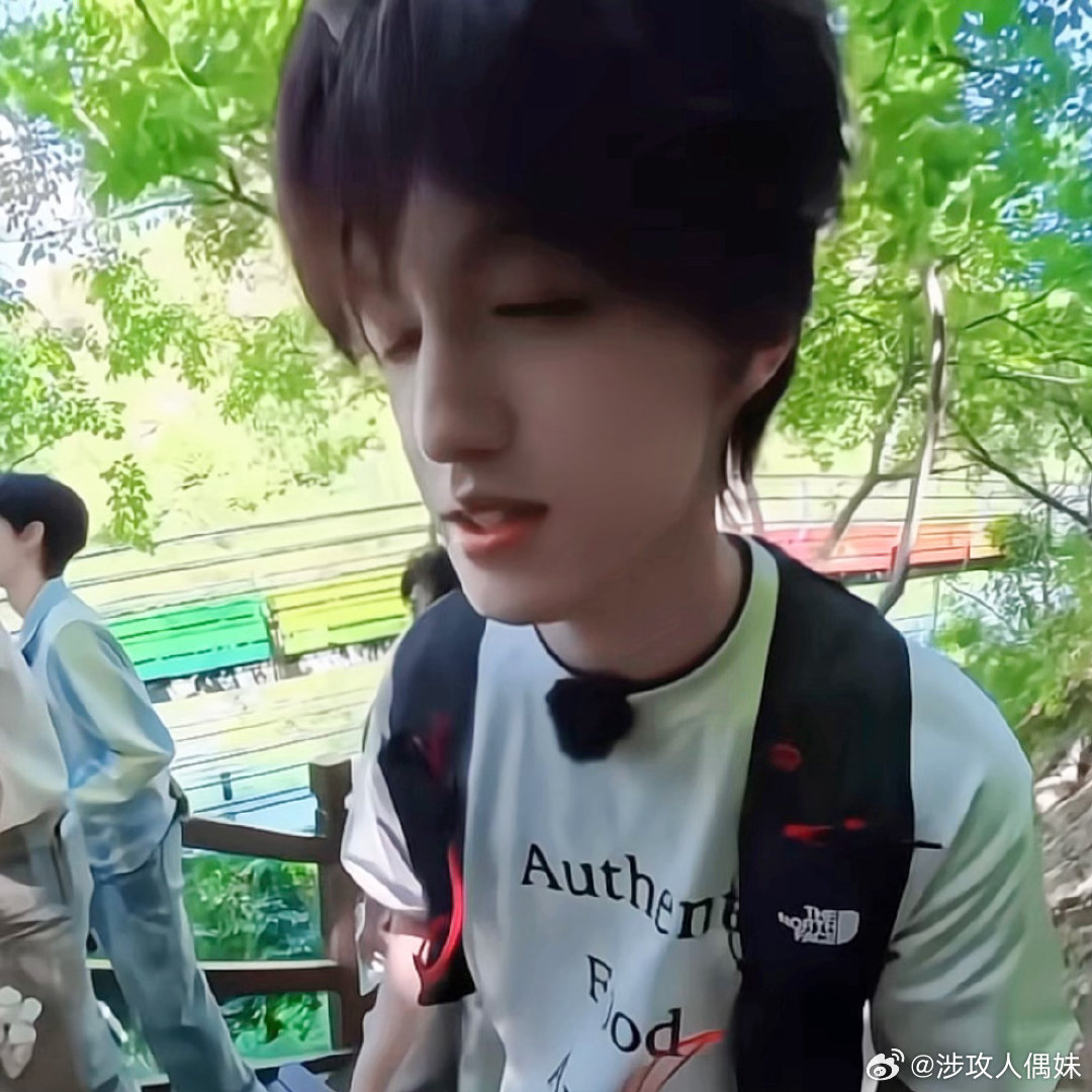 一吱小学森 一吱流氓兔 