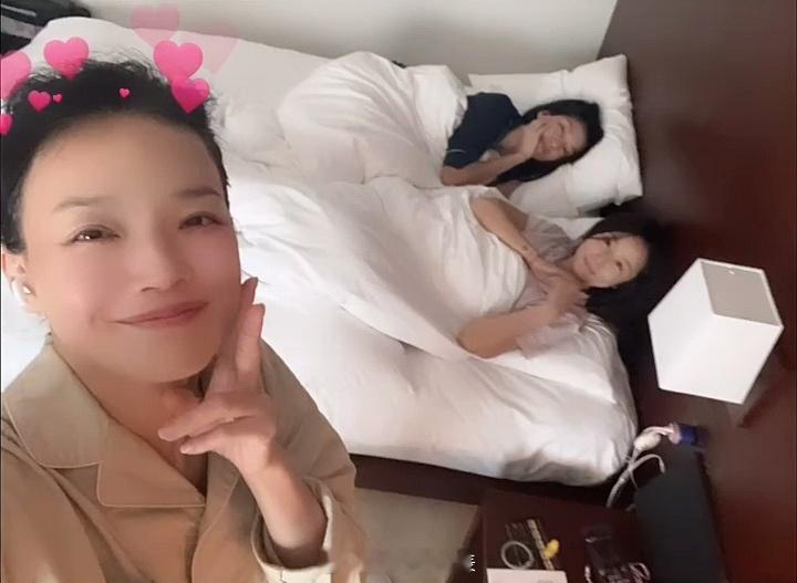 舒淇林心如林熙蕾同游日本  舒淇林心如林熙蕾合体旅行  林家三姐妹感情真好，可以