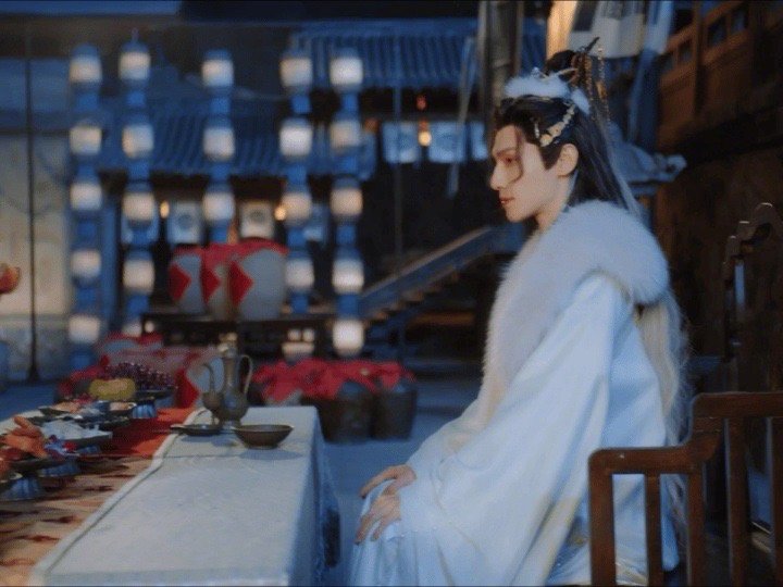 唐俪辞仰头喝酒这一下罗云熙仰头喝酒这一下 罗云熙把唐俪辞的豪饮场面演活了！从天而