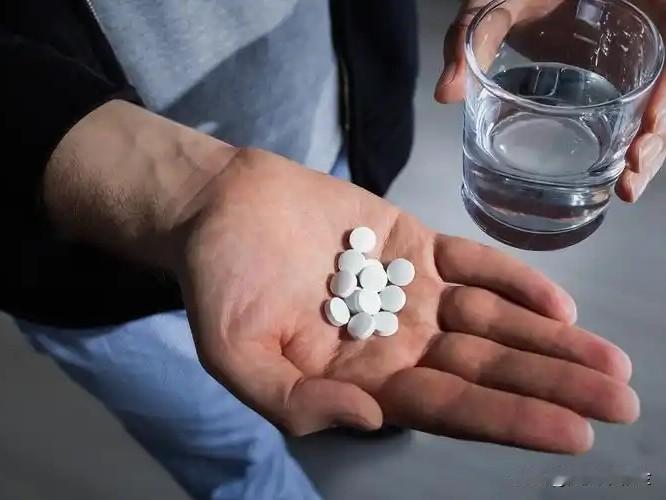 你怎么看这是一个非常严重且令人不安的事件，其性质远超普通的职场矛盾，已经涉嫌违法