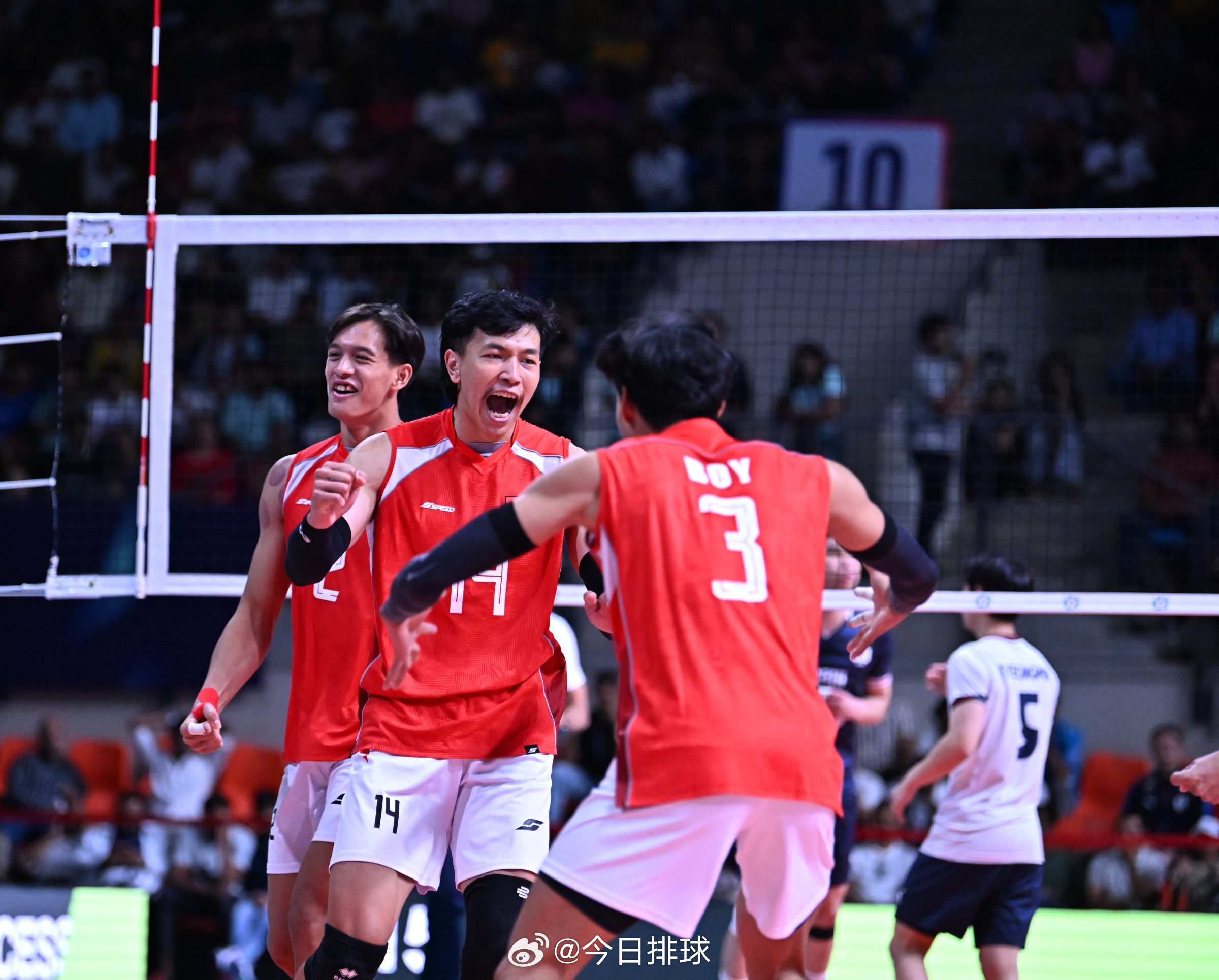 2026男排亚洲杯 印度尼西亚男排刚刚在决赛中以3-0（34-32, 25-16
