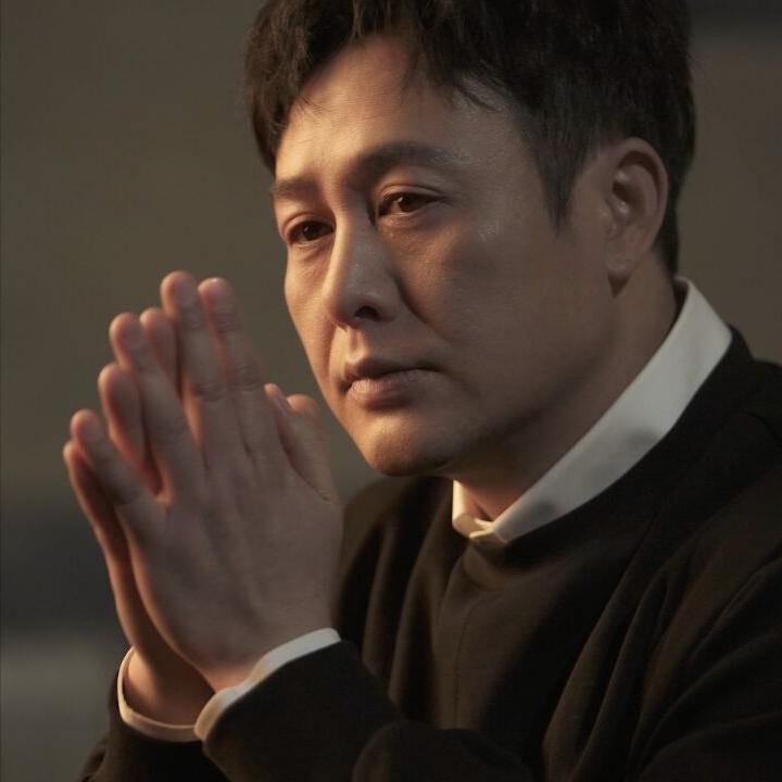 演员，张颂文说，包贝尔是我的学生，我指导过他，有一次他跑到我家说，他很想进一个剧