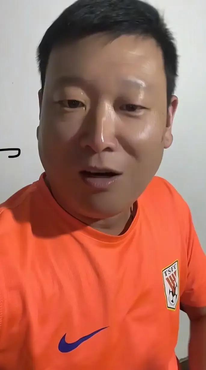 媒体人徐江：泰山队的各位足球主播，牛刚最优秀，超老师最低级！
近日。知名足球媒体