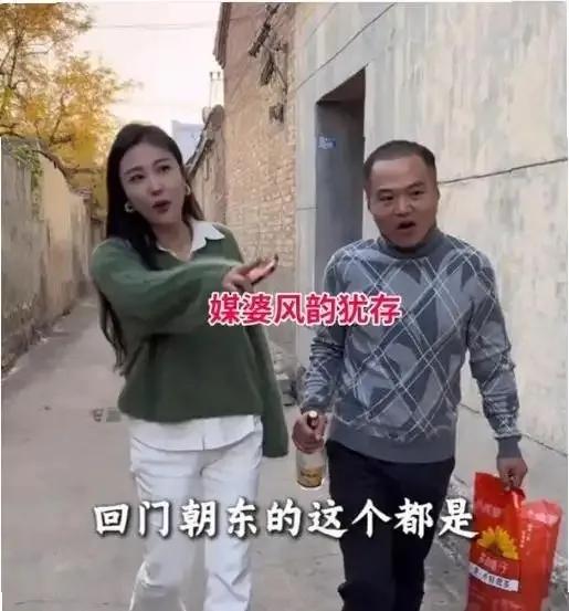 河南一位33岁的生意人，生活富足，有房有车。只因身高上的不足，他十多次相亲皆以失