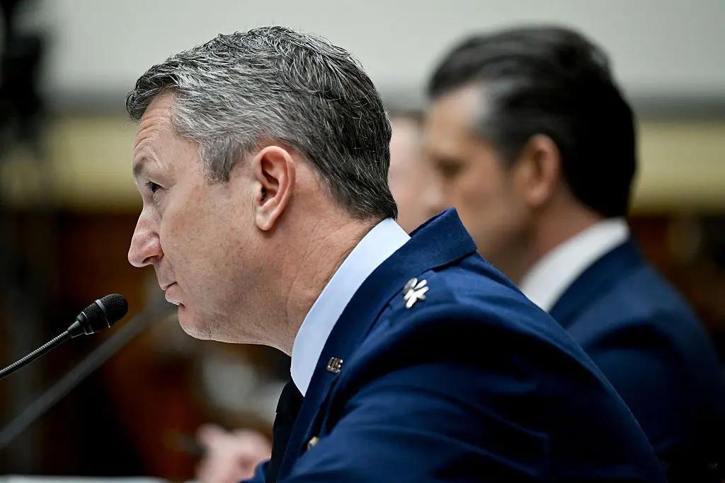 美国参谋长联席会议主席丹·凯恩在4月30日的美国国会听证会上表示，俄罗斯在战争中