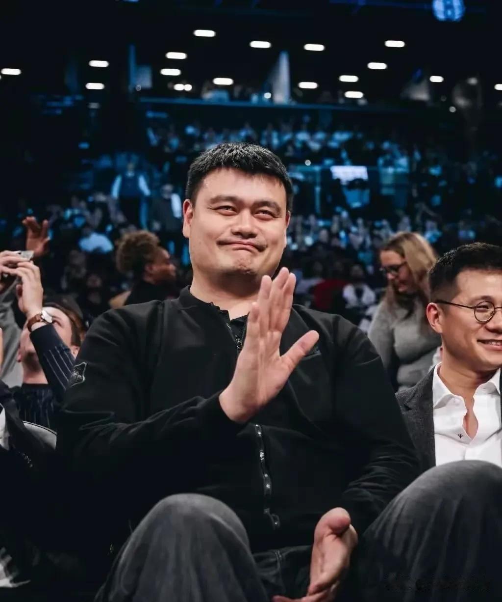 姚明现身美国NBA的四大目的:

1、姚明贵为篮协主席，受篮网华人老板蔡崇信邀请