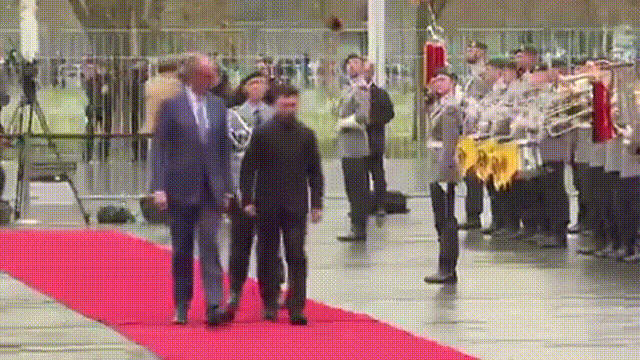 泽连斯基在德国接受媒体采访，他非常担心伊朗战争的持续可能影响美国对乌克兰的军事支