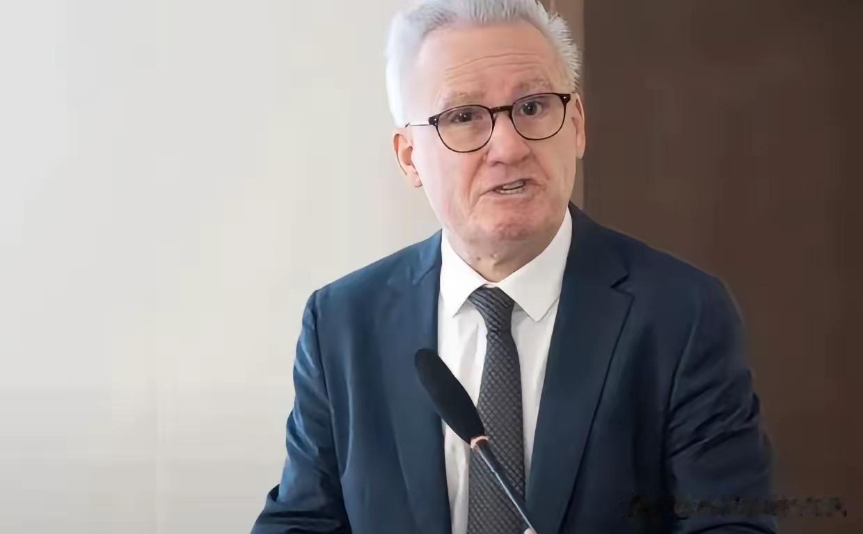 国人铭记历史，从来不是固守仇恨，而是执着于正视与忏悔
 
一位德国教授在北京的提