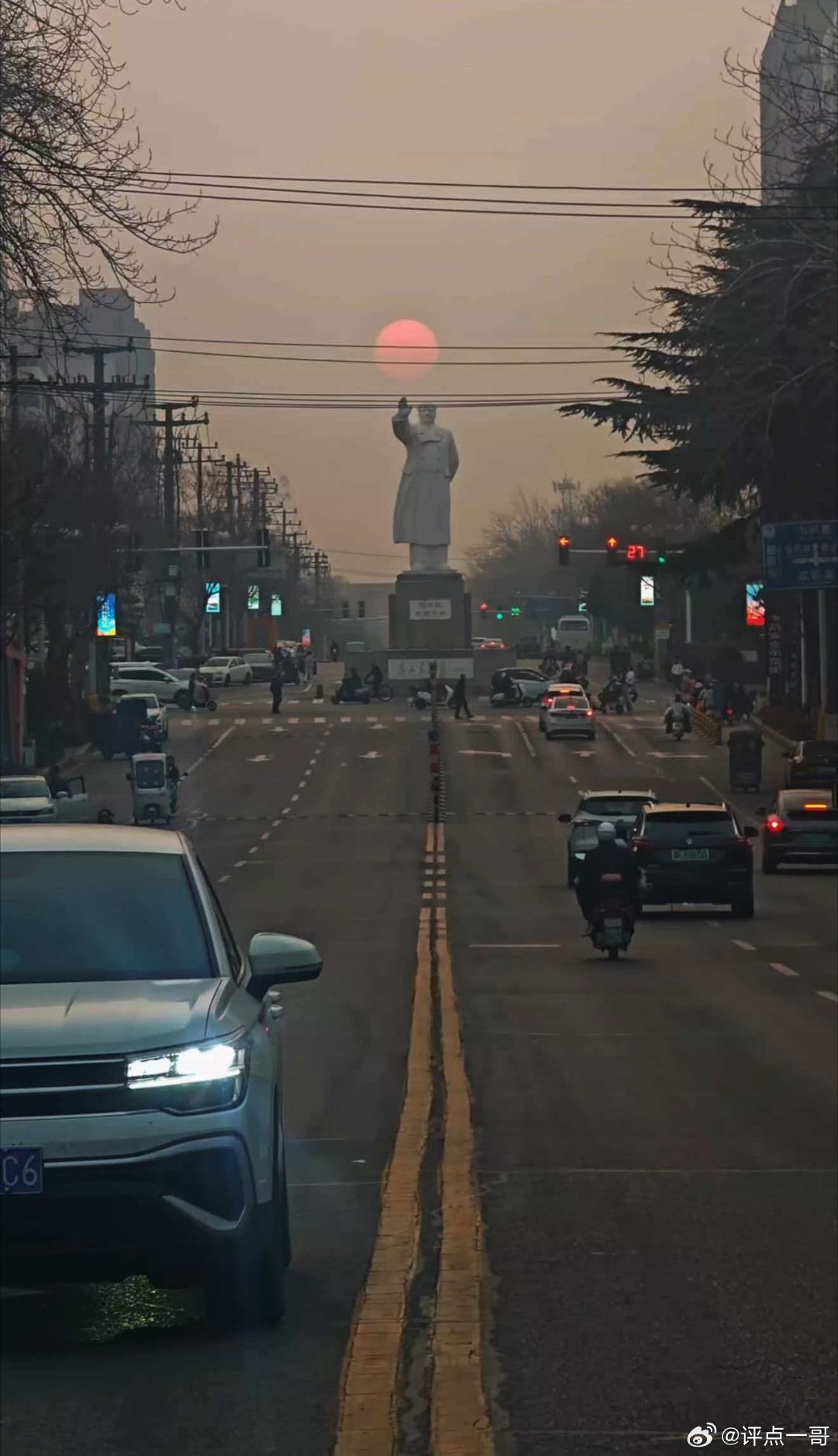 这是哪里？他老人家永远活在人民心里 