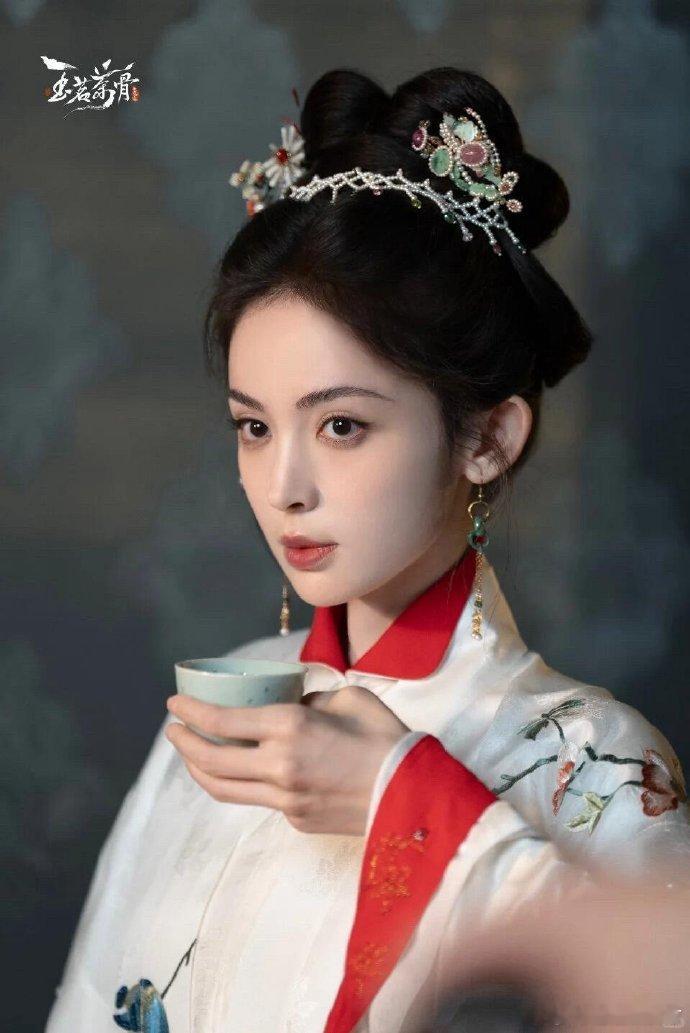 于正镜头下的古力娜扎，美得动人心魄！颜值抗打，风情万种，于正的拍摄手法更添韵味，