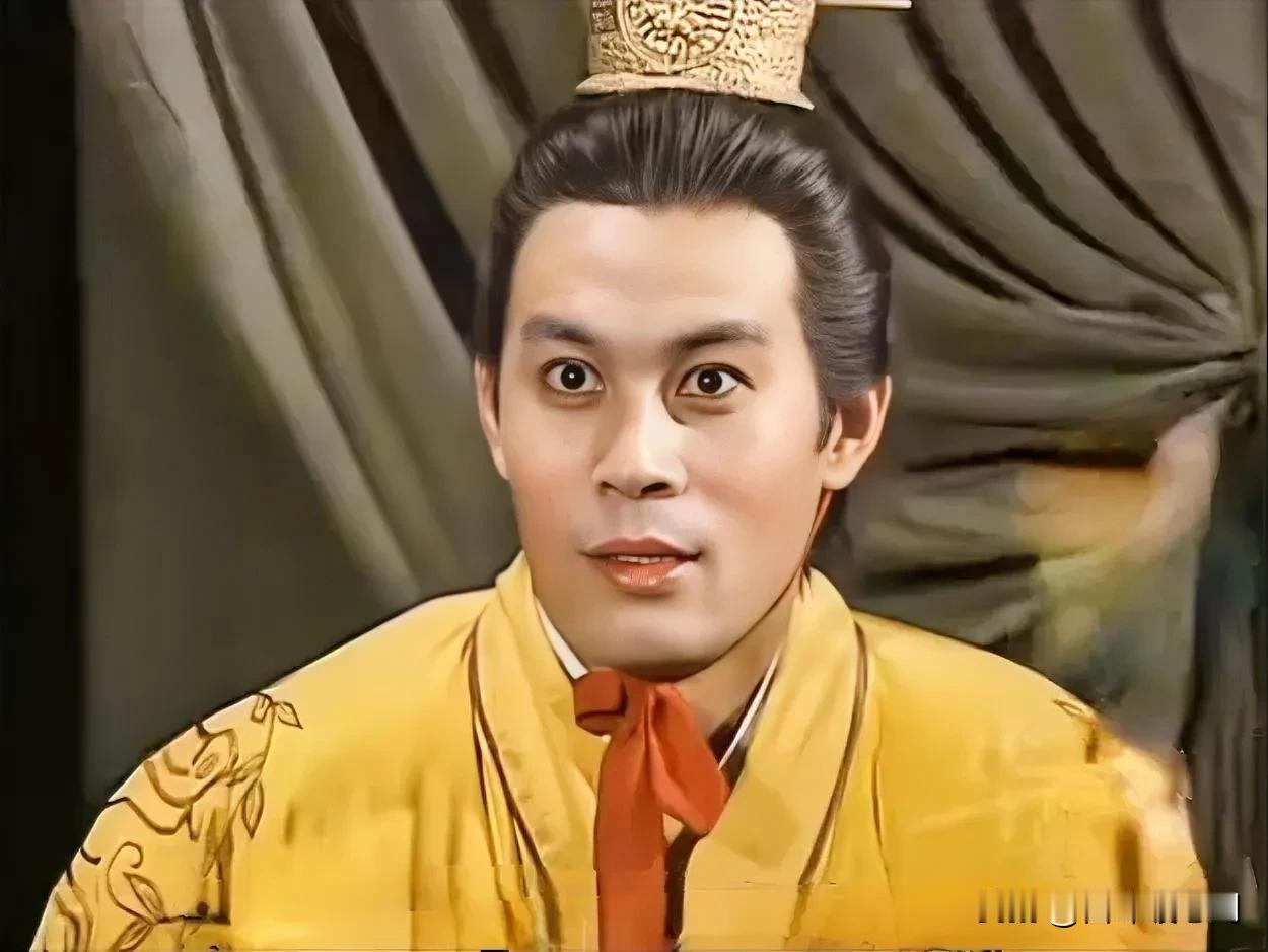张光北年轻时太搞笑了，
导演让他演戏演得色一点，
他就问女导演： 导演，色怎么演
