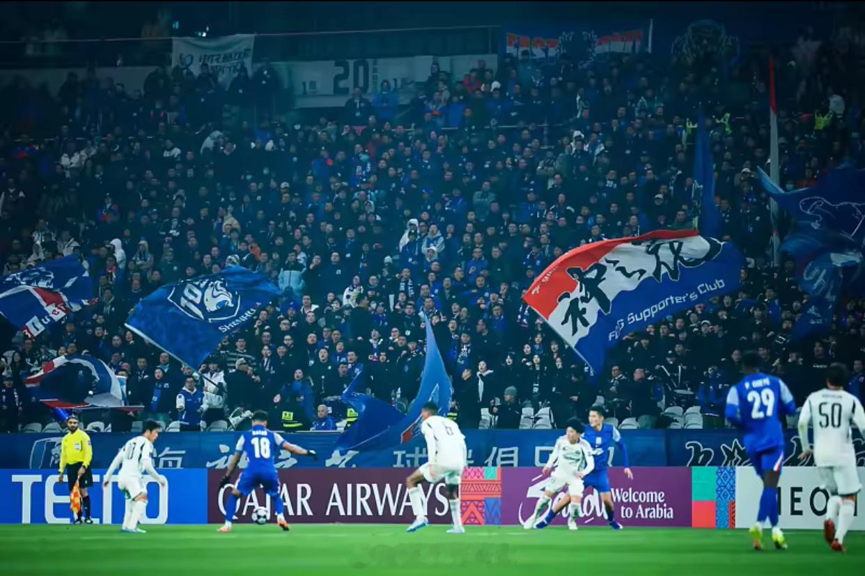 ⚽️今晚20:00，中超“天王山之战”一触即发！🔥上海申花坐镇八万人主场，迎战