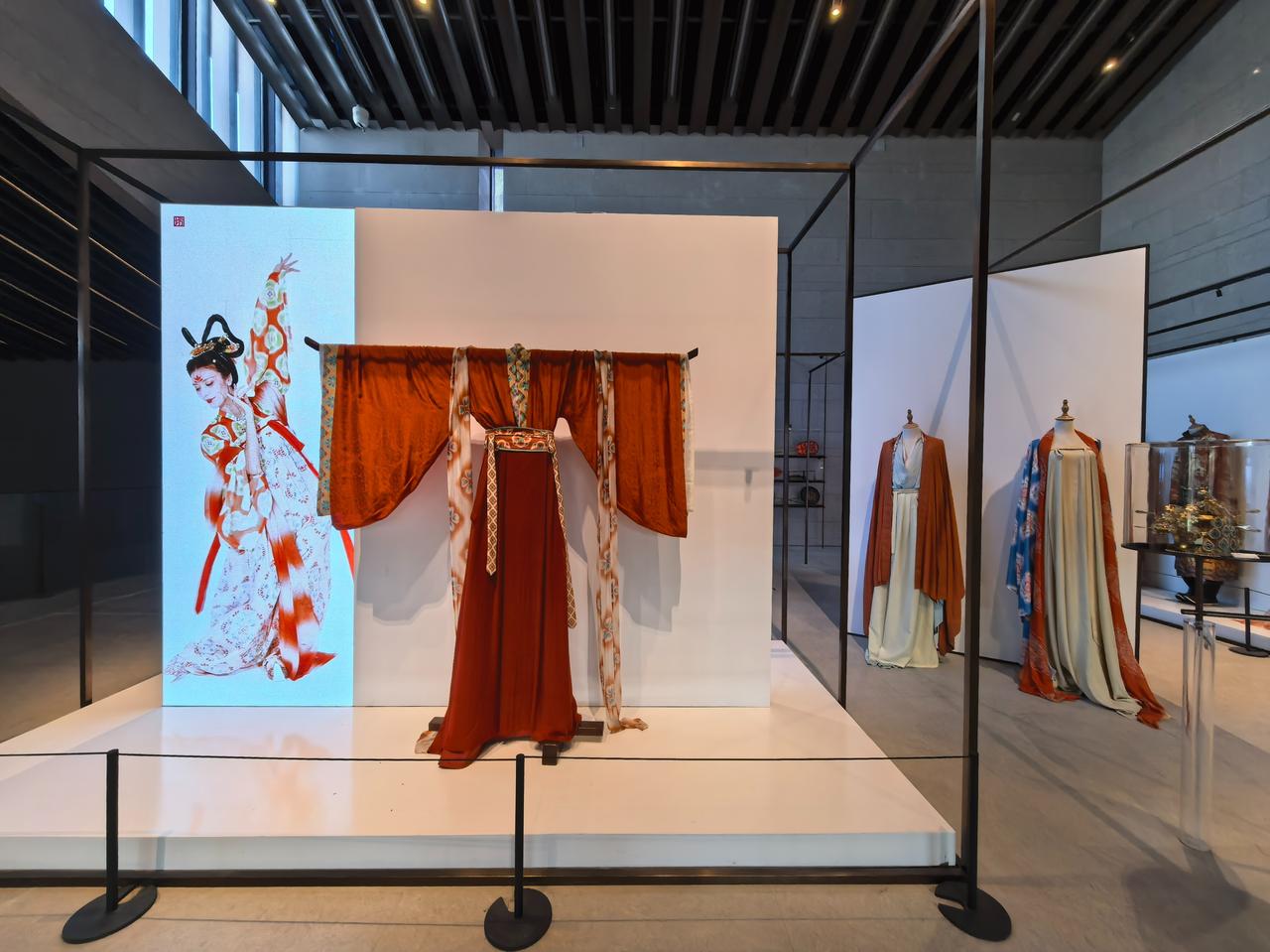 穿越千年市井、解码盛唐烟火，跟随悦君一同探访安仁坊遗址展示馆。安仁坊西临隋唐长安