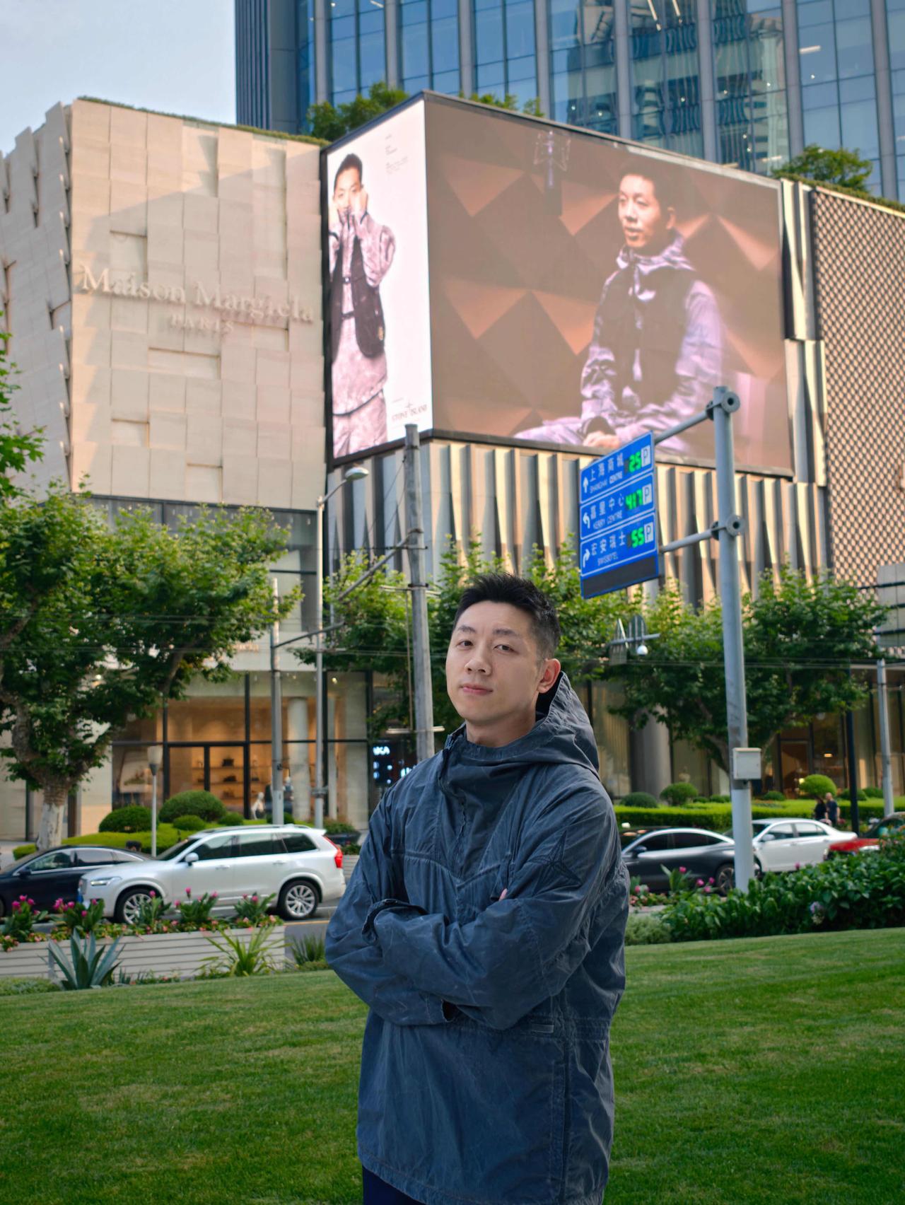许昕好全面，他偶遇了自己，还真会拍，昕哥也是炫酷，爱帅的乒乓球运动员，真全面！