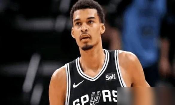 一个月，就一个月。直接从神坛上给你拽下来，摁在地上摩擦。上个月还人均“未来是你的