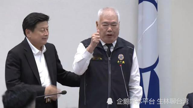 国民党内讧升级！副主席怒批韩国瑜，力保郑丽文徐巧芯火速服软
 
国民党中常会上演
