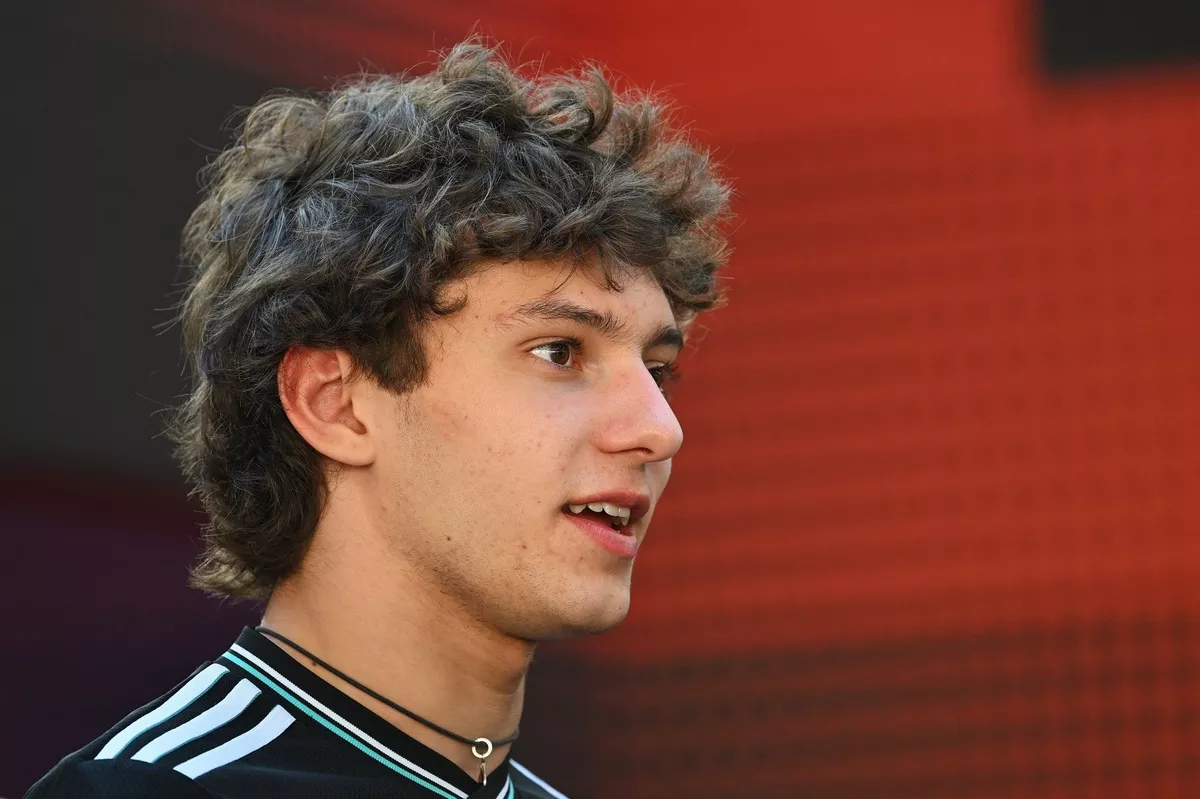 安东内利在家附近遭遇交通事故，本人没有受伤梅赛德斯-奔驰在一份官方声明中证实了这