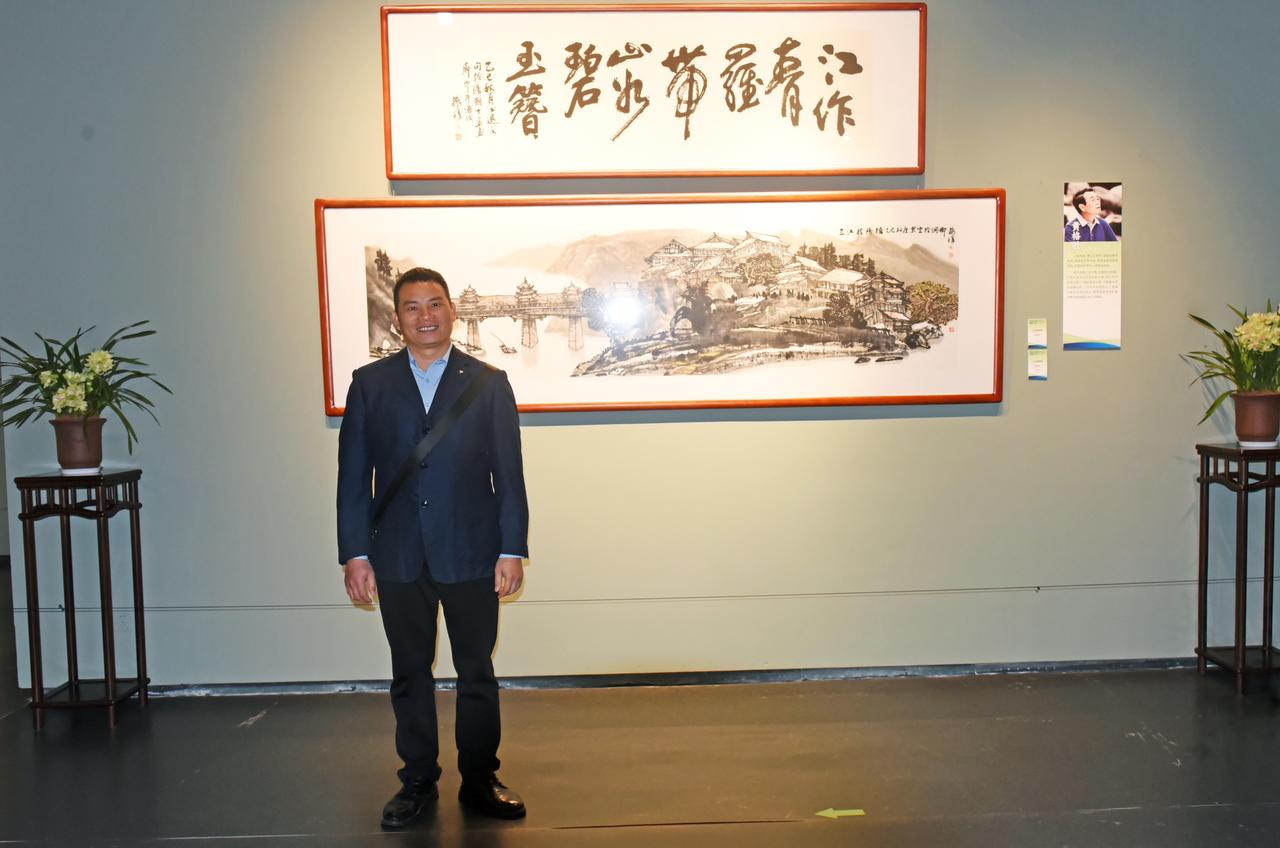 随同县文联艺术家们到南宁参观美术馆和书画院，收获很大，艺术是需要持之以恒的练习和