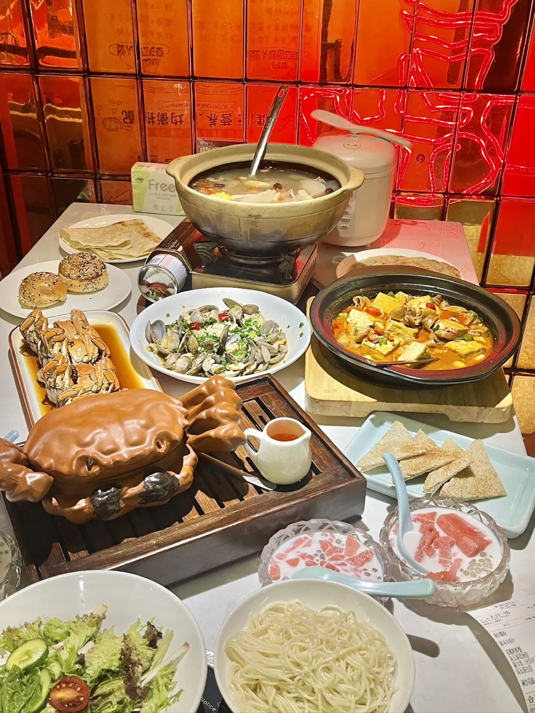 杭州出大闸蟹宴! 吃到扶墙!