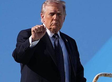 特朗普访华前，美国国会山彻底乱了！126名议员联名写血书式请愿，就8个字：求总统