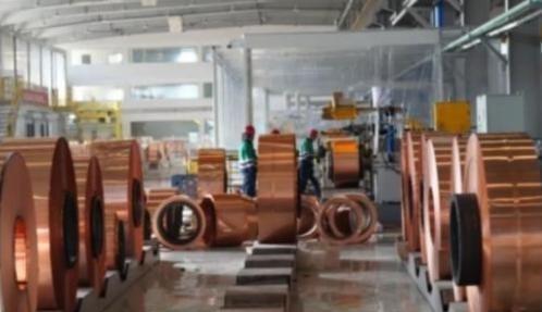 美国这次蒙了，最近美国大量囤积了铜，把铜价炒上天去了，可美国万万没料到，中国根本