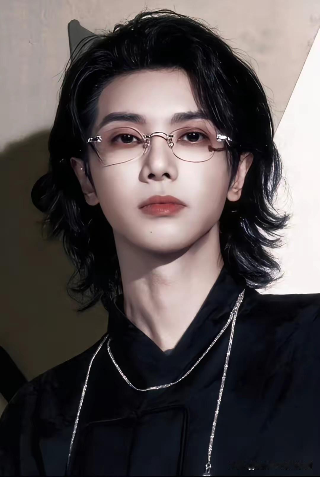 华晨宇的教训

据悉，歌手华晨宇投资的云南抚仙湖“火星乐园2.0”重资产文旅项目