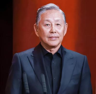 71岁的陈道明，把圈里人全得罪光了。饭局，不去。合影，躲开。应酬，不参加。半点情