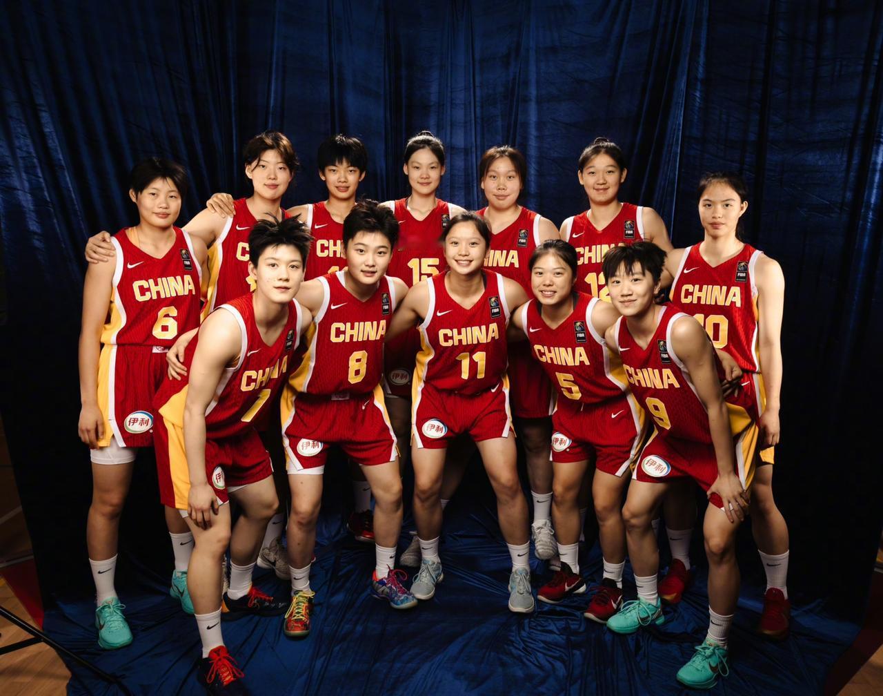注意，中国U17女篮各球员号码不是热身赛的数字

看了中国U17女篮在国内8场热