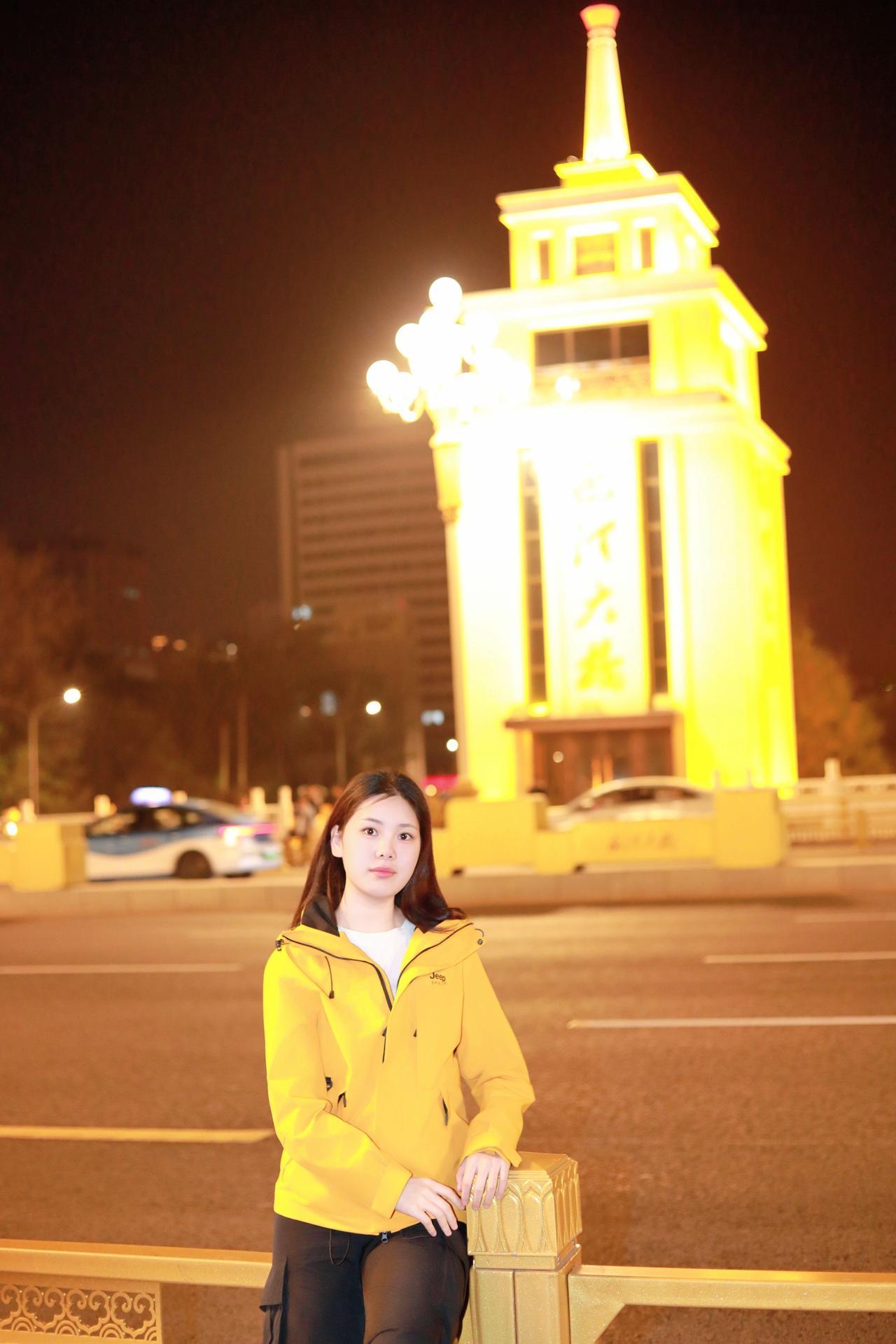 人像摄影约拍跟拍太原约拍跟拍城市地标穿搭打卡 太原迎泽大桥夜景人像原创摄影我镜头