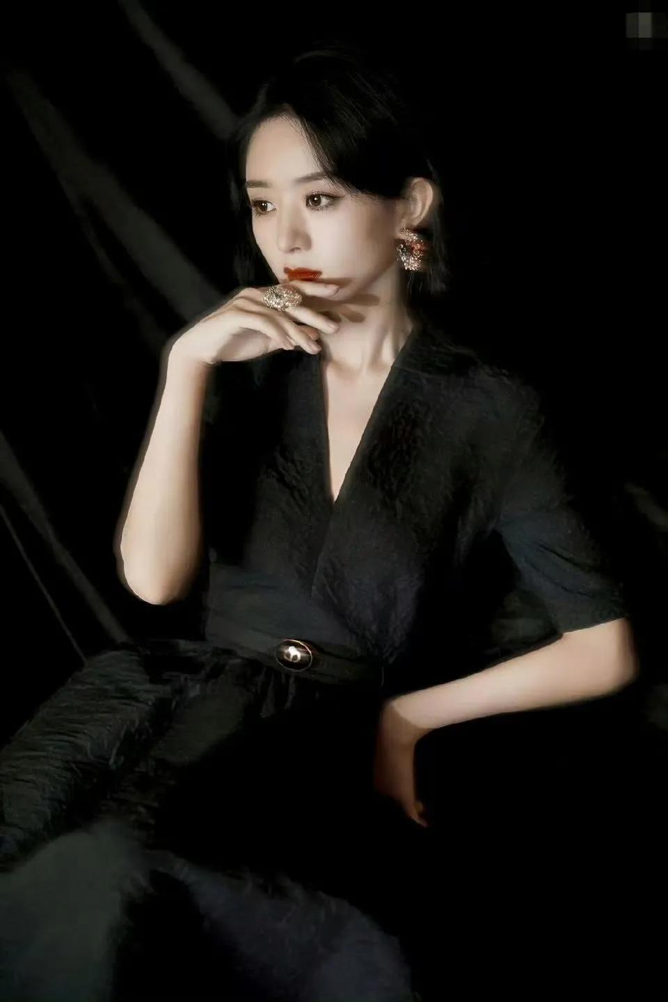 赵丽颖红唇太妖艳性感了，满满的成熟女性魅力，美爆了！