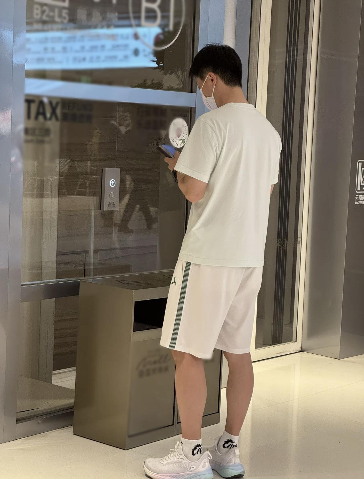 昨天去哪儿逛了都有人认出来了 