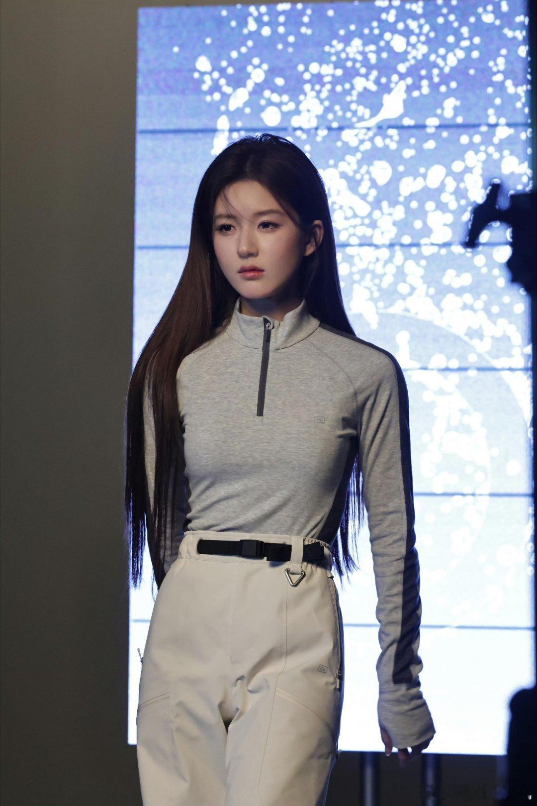 #赵露思[超话]##张大大强烈支持赵露思新剧# 露思又美了天呐，美得越来越高级了
