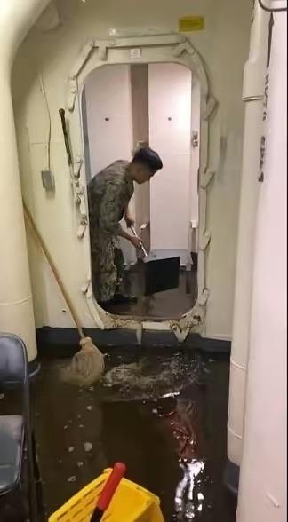 美军最强核航母“福特”号航母，刚在中东摆开架势要开干！结果，厕所都出问题了

福