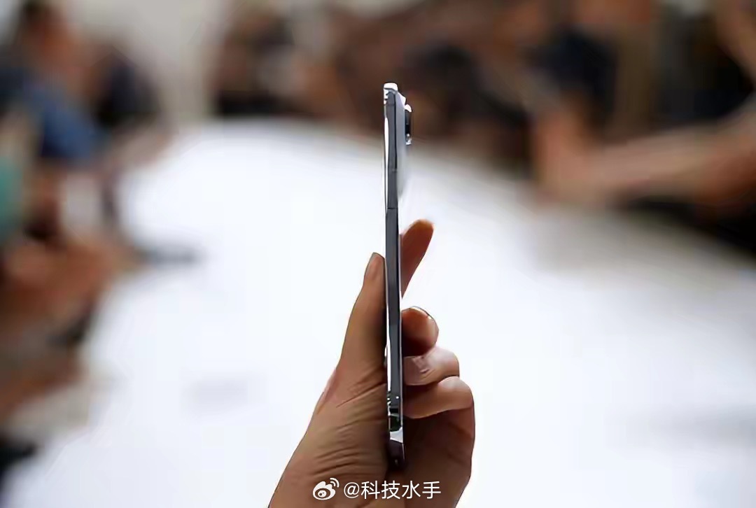 曝iPhoneAir2将正常迭代 初代iPhone Air的市场遇冷，并没有让苹
