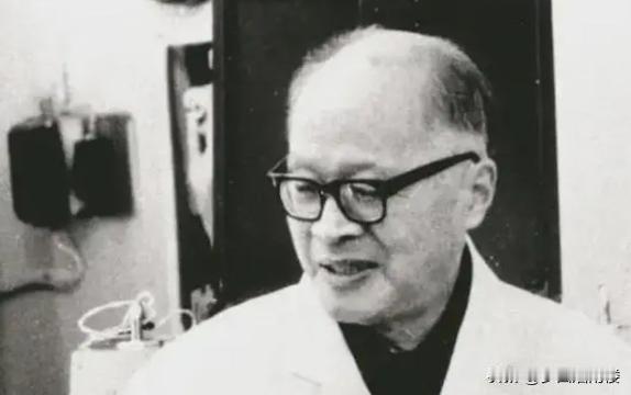 1960年，苏联撤走所有派往中国的科学家。临行前，一位苏联专家私下对我国核武器研