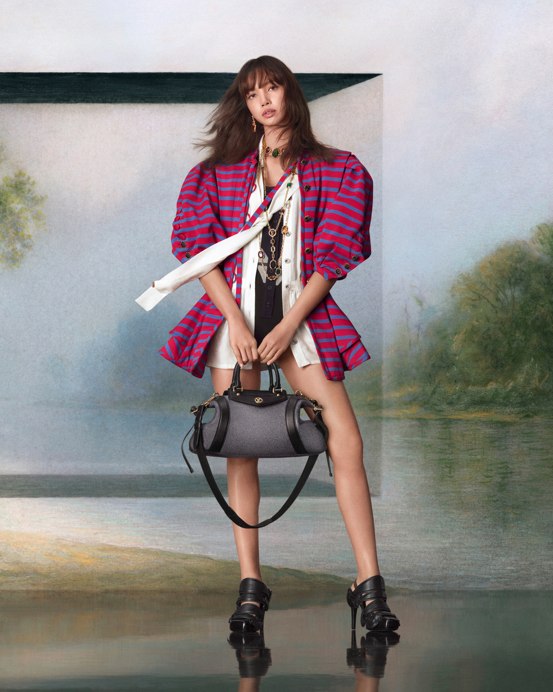 AD Campaign ：Louis Vuitton  S / S  2025 