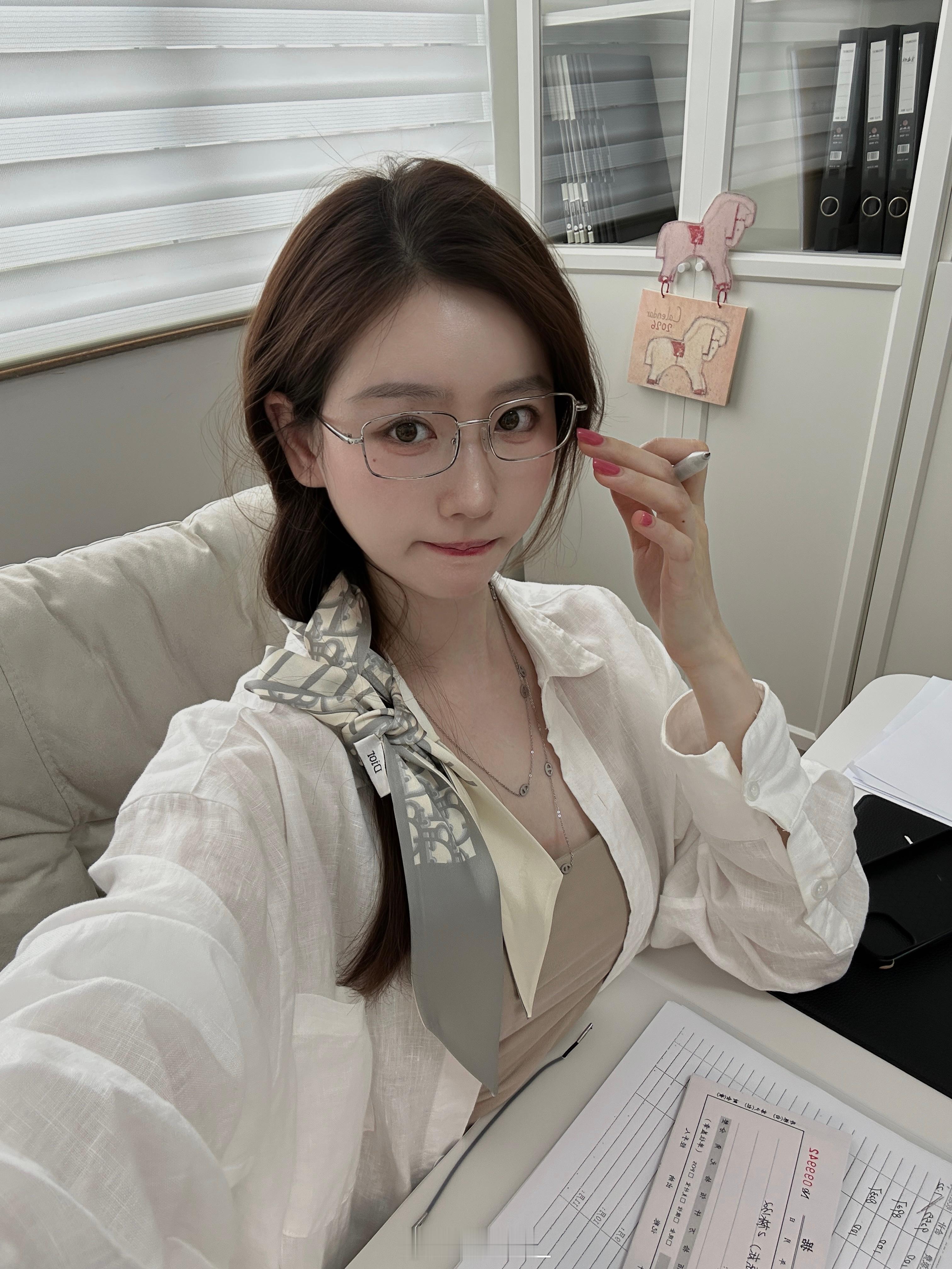 我们牛马有自己的充电方式🙇♀️ 