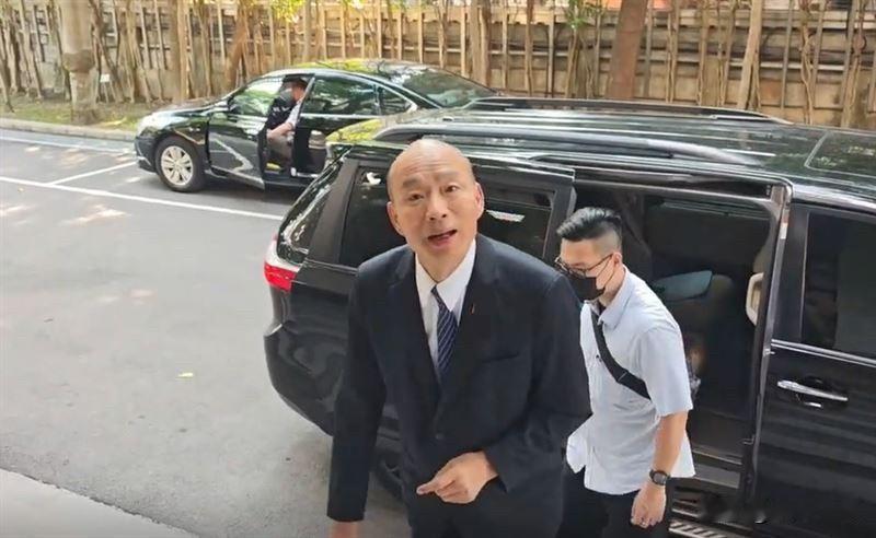 被问“支持傅崐萁选副院长吗” 韩国瑜回应了

台立法机构今天（14日）召开院会，