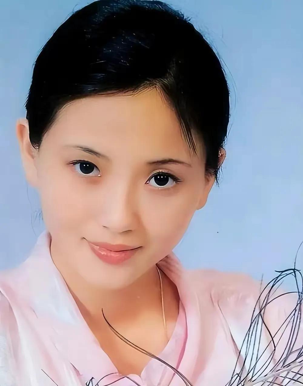 她被誉为“江南第一美人”，你知道她是谁吗？#娱乐# #明星#
